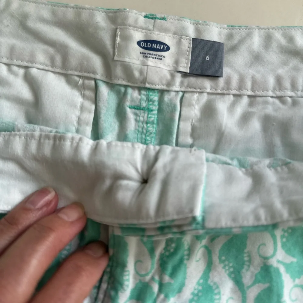 Old navy shorts, size 6